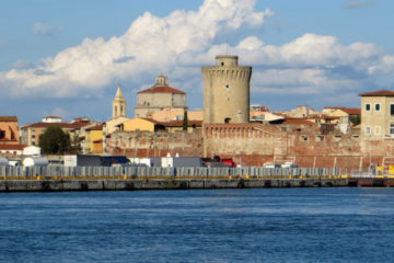 Arredamento-tabaccheria-Livorno-prezzi-1024x520